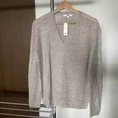 新品未使用　UNIQLO プレミアムリネン Vネックセーター　L