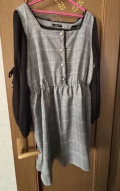 グレーと黒のチェック柄長袖ワンピース　大きいサイズ