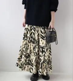 ホワイトボタニカルマーメイドスカート