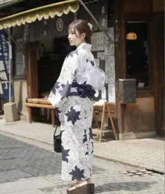 最終お値下げ 白地黒花柄浴衣・帯セット - メルカリ