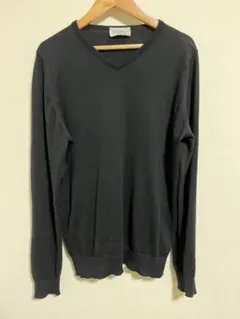 vネック ブラック