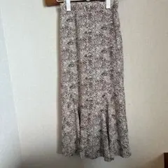 N.natural beauty basic♡小花柄 マーメイドスカートのサムネイル