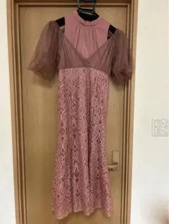 ピンク レース オフショルダードレス