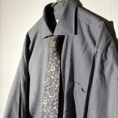【個性派古着】ネクタイ付きシャツ　グレー ネクタイ（ペイズリー柄　シルク）　L