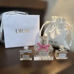Miss Dior Essence 30ml 星型ポーチ付き DIOR Miss Dior Essence Holiday 2025 Star Ornament Mini 5mL .17oz