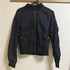 アウター　ブラック