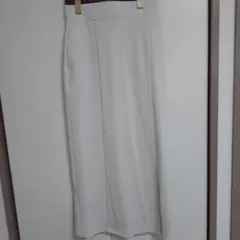 ホワイトスリットロングスカート