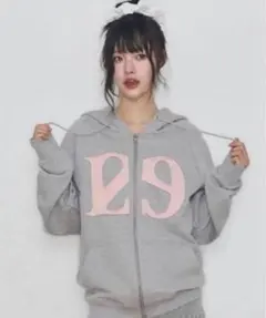グレー ピンクロゴ ジップアップパーカー
