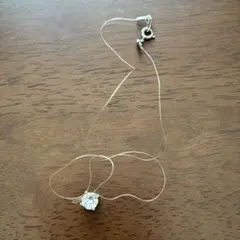 シルバーネックレス ダイヤモンド風ストーン