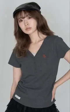 【RAY CASSIN】Vネックヘンリー胸刺繍半袖Tシャツのサムネイル