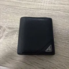 PRADA 二つ折り財布 ブラックのサムネイル
