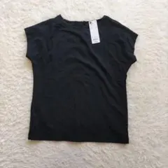 新品タグ付き✨️GU　バックボタン　フレンチスリーブ　Tシャツ　ブラック　S