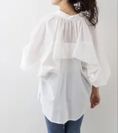新品 BEARDSLEY LIVETART ポンチョブラウス ゆったりサイズ 白 - メルカリ