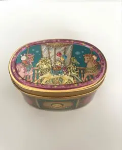 青山デカーボ　コジコジ缶2