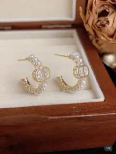 最安値　パール ピアス ゴールド 上品 大人可愛い　CD