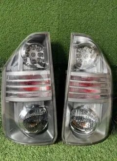 値下げ！ノア/ヴォクシー 70系クリア テールライト/LED テールランプ/純正 Yahoo!オークション -「70ノアクリアテール」の落札相場・落札価格