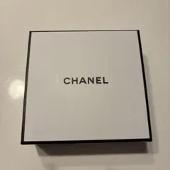 CHANEL ギフトボックス リボン付き