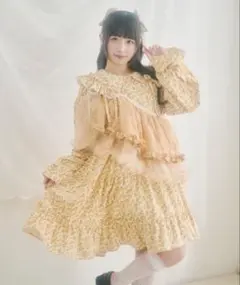 【クティールとレトロ】アソートティアードリボンミニワンピース　ベージュ