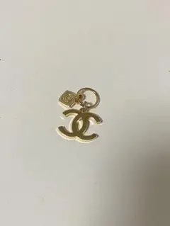 てるてる様CHANEL ゴールド ロゴチャーム