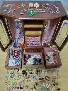 大量アクセサリー アクセサリーまとめ 遺品整理 ジュエリーボックス オルゴール
