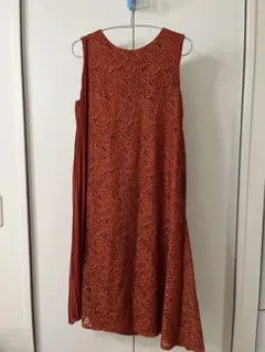 AIMER オレンジ レース ノースリーブ ひざ丈ワンピース 片側プリーツ