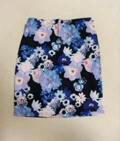 【美品】MURUA 花柄 フラワープリント タイトスカート 1(S)のサムネイル