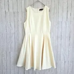 Aライン　フレアワンピース　ドレス 　ノースリーブ　エレガント　上品　Mサイズ