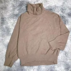 HUS MUSH【2】タートルネックニット　ベージュ　無地　オーバーサイズ