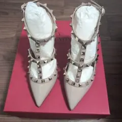 Valentino スタッズ付きベージュパンプスのサムネイル