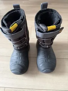 KEEN スノーブーツ 防水 保温