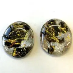 5900 ブラックとホワイト、ゴールドマーブルのぷっくりピアス