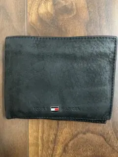 TOMMY HILFIGER 黒 二つ折り財布