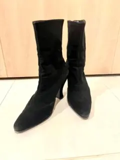 ブラックポインテッドトゥショートブーツ