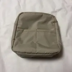 無印良品 ナイロンメイクポーチグレージュ／約１６×１４×６ｃｍのサムネイル
