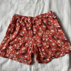 【古着】ユニクロ　ショートパンツ　赤　Mのサムネイル
