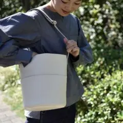 OUR こだわりレザーのバケツバッグ(ブラック) こだわりレザーのバケツバッグ – OURHOME