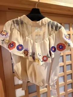 Lily Brown 花柄刺繍 ノースリーブ　ブラウス　シアー