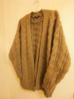 ユニクロ　ケーブル編み　カーディガン
