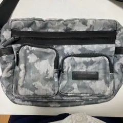 オニツカタイガー　ショルダーバッグ