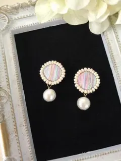 ビーズ刺繍　空いろのピアス/イヤリング