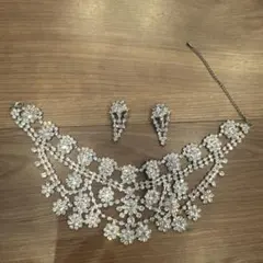 《2/22まで！》フラワーモチーフネックレス＆イヤリングセット