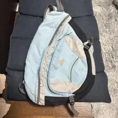 adidas 水色 スリングバッグ
