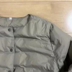 無印良品　軽量ダウンポケッタブル　ノーカラージャケット　ライトベージュ　M