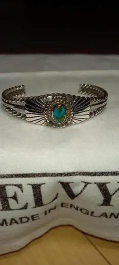 ナバホ族　ターコイズバングル　イースターブルー