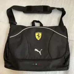 PUMA プーマとFerrari フェラーリのコラボ メッセンジャーバッグ 通学のサムネイル