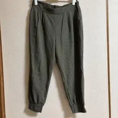 カーキ　カジュアルパンツ ウエストゴム