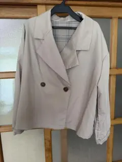 ベージュ チェック　ショートトレンチコート　ジャケット