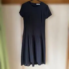 レリアン7号　黒の半袖フレアワンピース