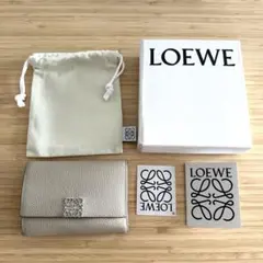 LOEWE ベージュ 三つ折り財布 箱 保存袋付き - メルカリ