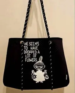 MOOMIN 驚きの軽~い素材で大容量！BIGトートバッグ　リトルミイ柄
